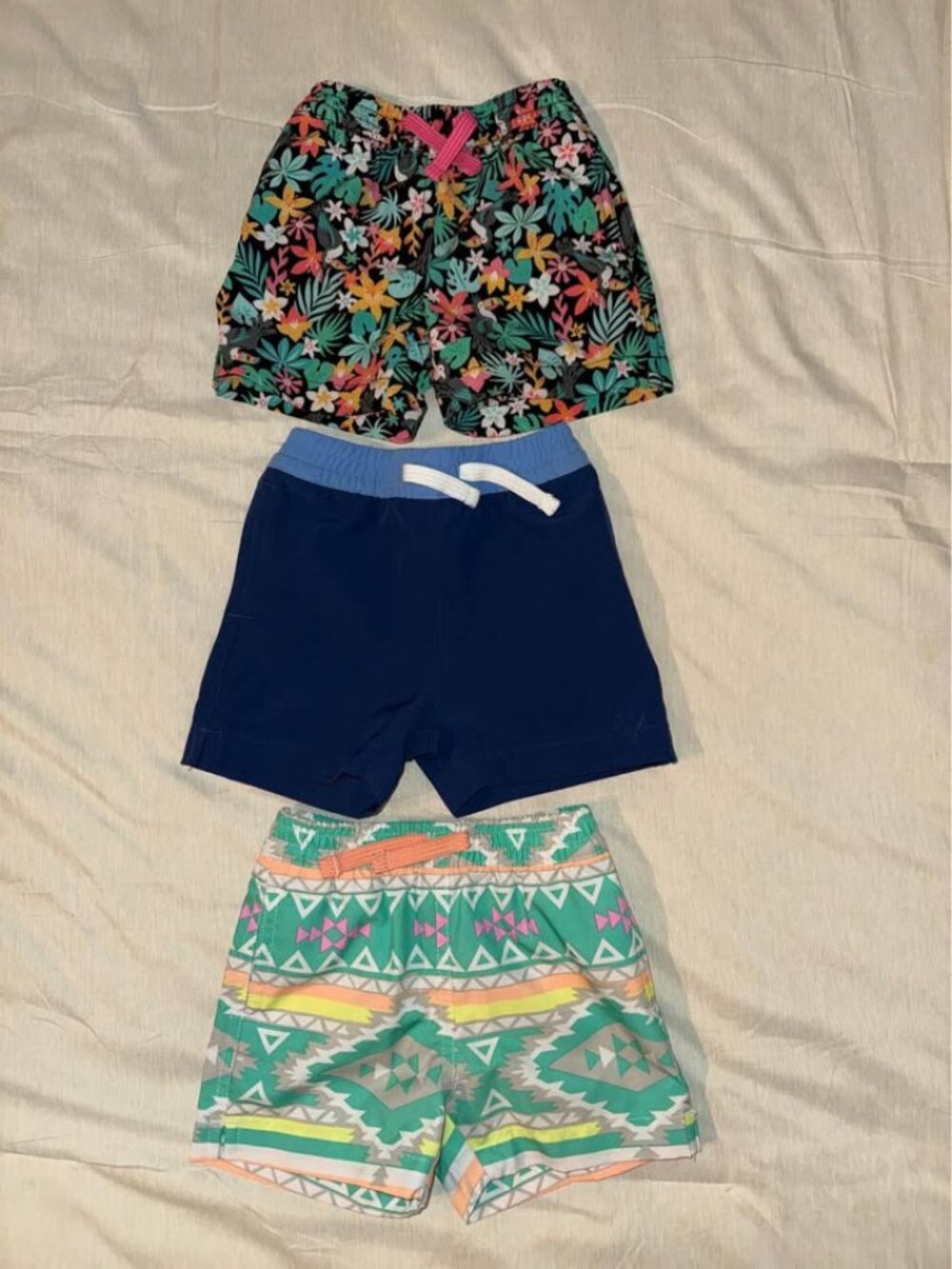 Chubbies 12-18m